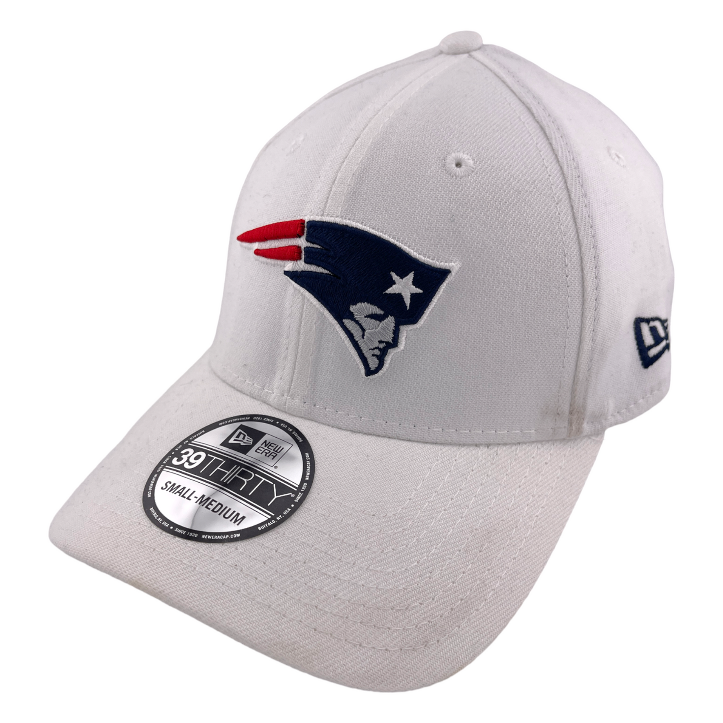 New Era New England Patriots NFL White Classic 39Thirty Hat Cap Size S/M DEFECT