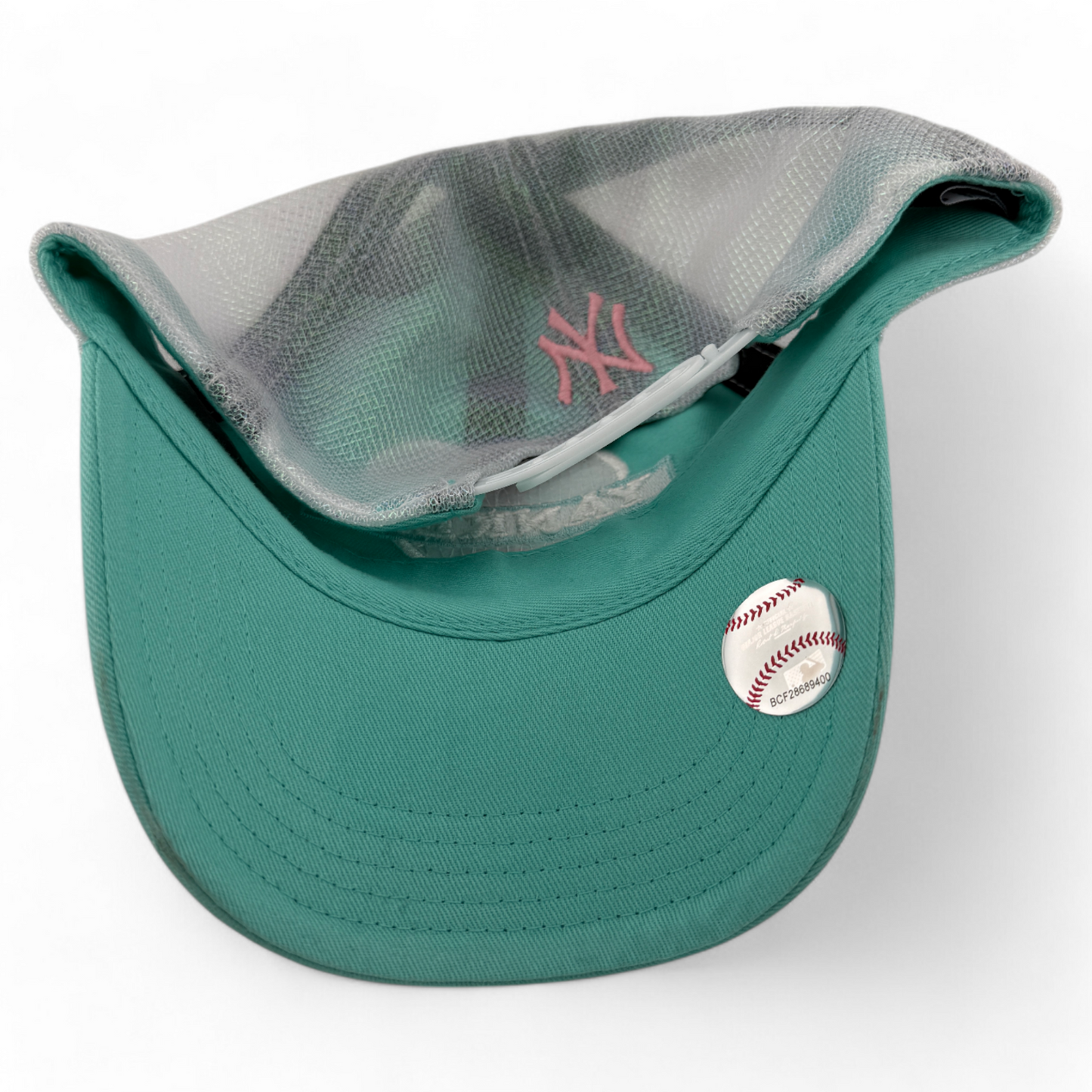 `47 Brand New York Yankees MLB Mermaid Heart Clean Up Adjustable Child Dad Hat