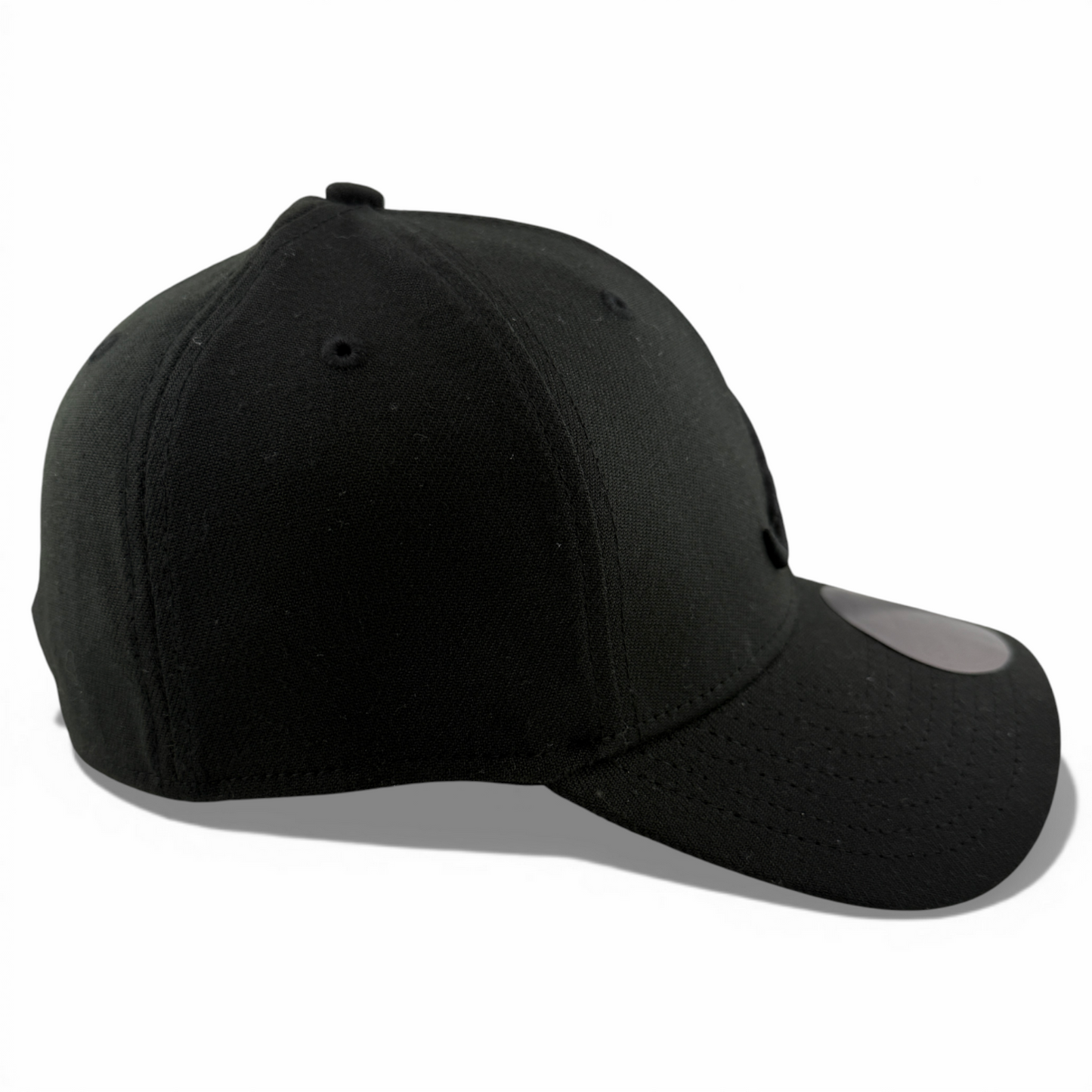 New Era Atlanta Braves MLB All Blackout Blacked Out 39Thirty Flex Fit Hat Cap