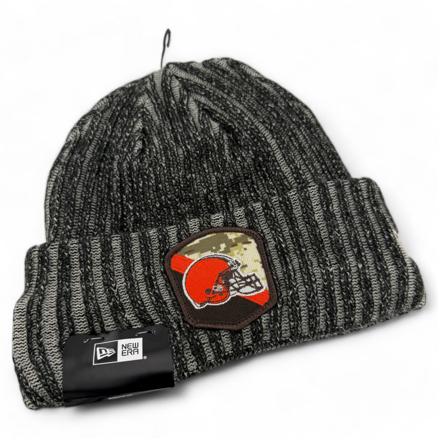 New Era Cleveland Browns NFL 2023 Salute to Service Knit Beanie Cuffed Cap Hat