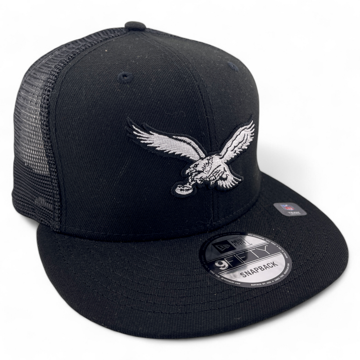 New Era Philadelphia Eagles NFL Throwback Logo 9Fifty Mesh Back Trucker Snapback