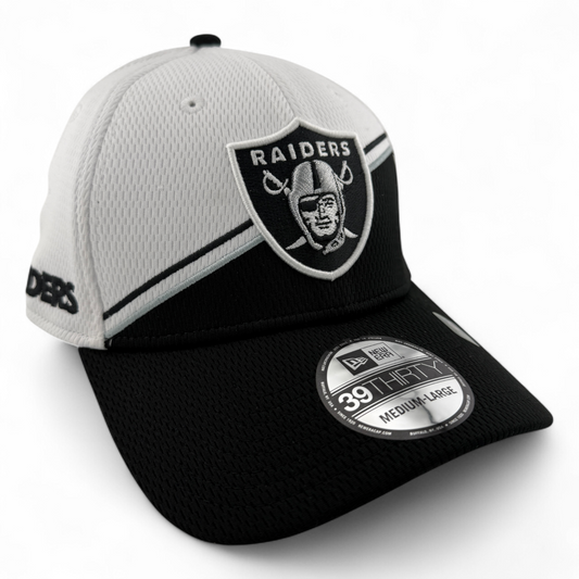 New Era Las Vegas Raiders NFL 2023 Sideline White Neo 39Thirty Flex Fit Hat Cap