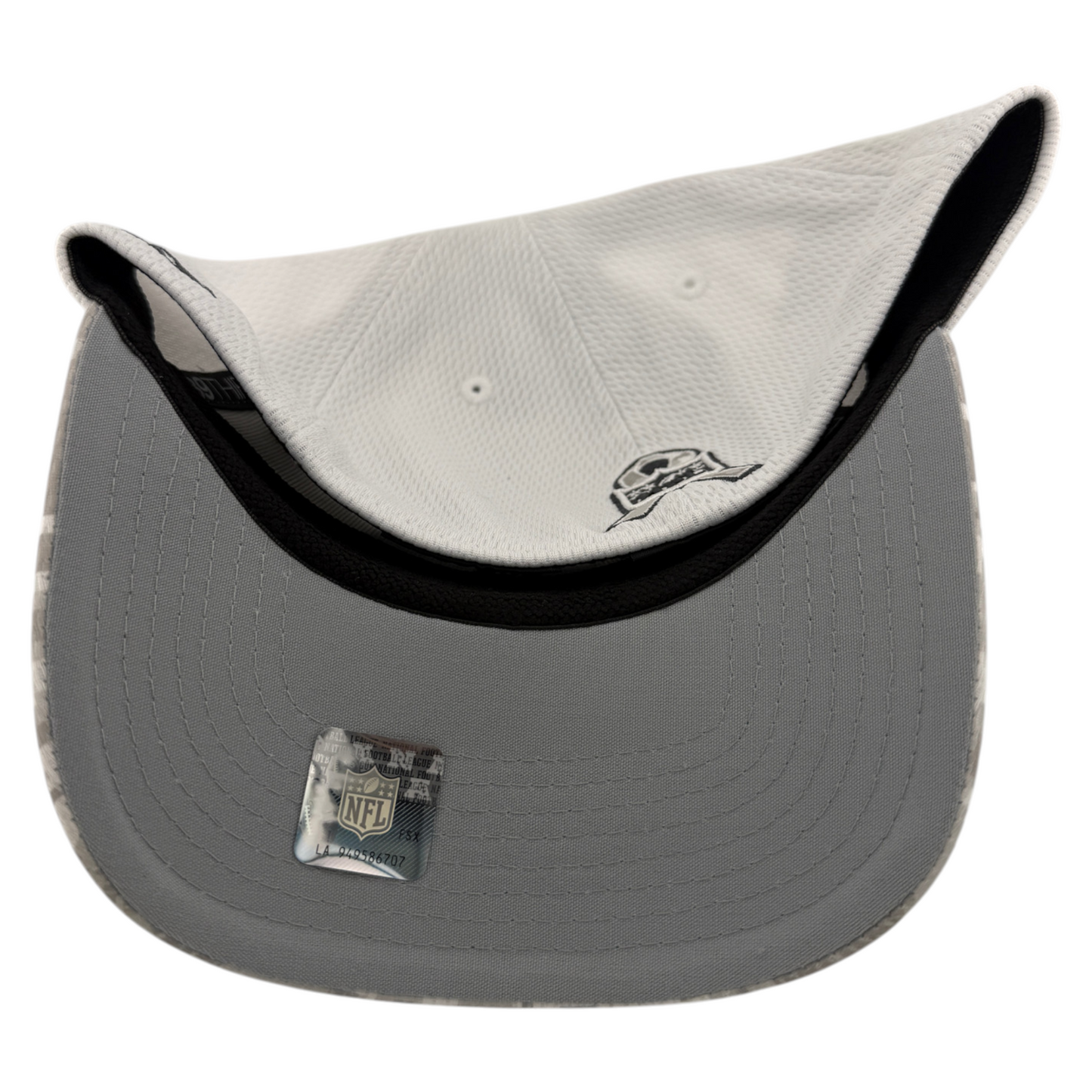 New Era Arizona Cardinals NFL Salute to Service Snow Camo 39Thirty Flex Fit Hat