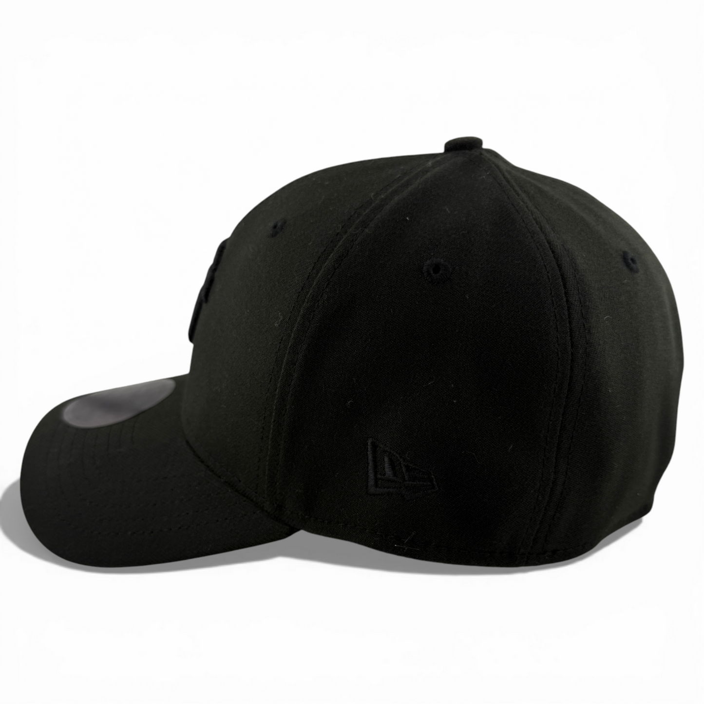 New Era San Francisco Giants MLB All Blackout Blacked Out 39Thirty Flex Fit Hat