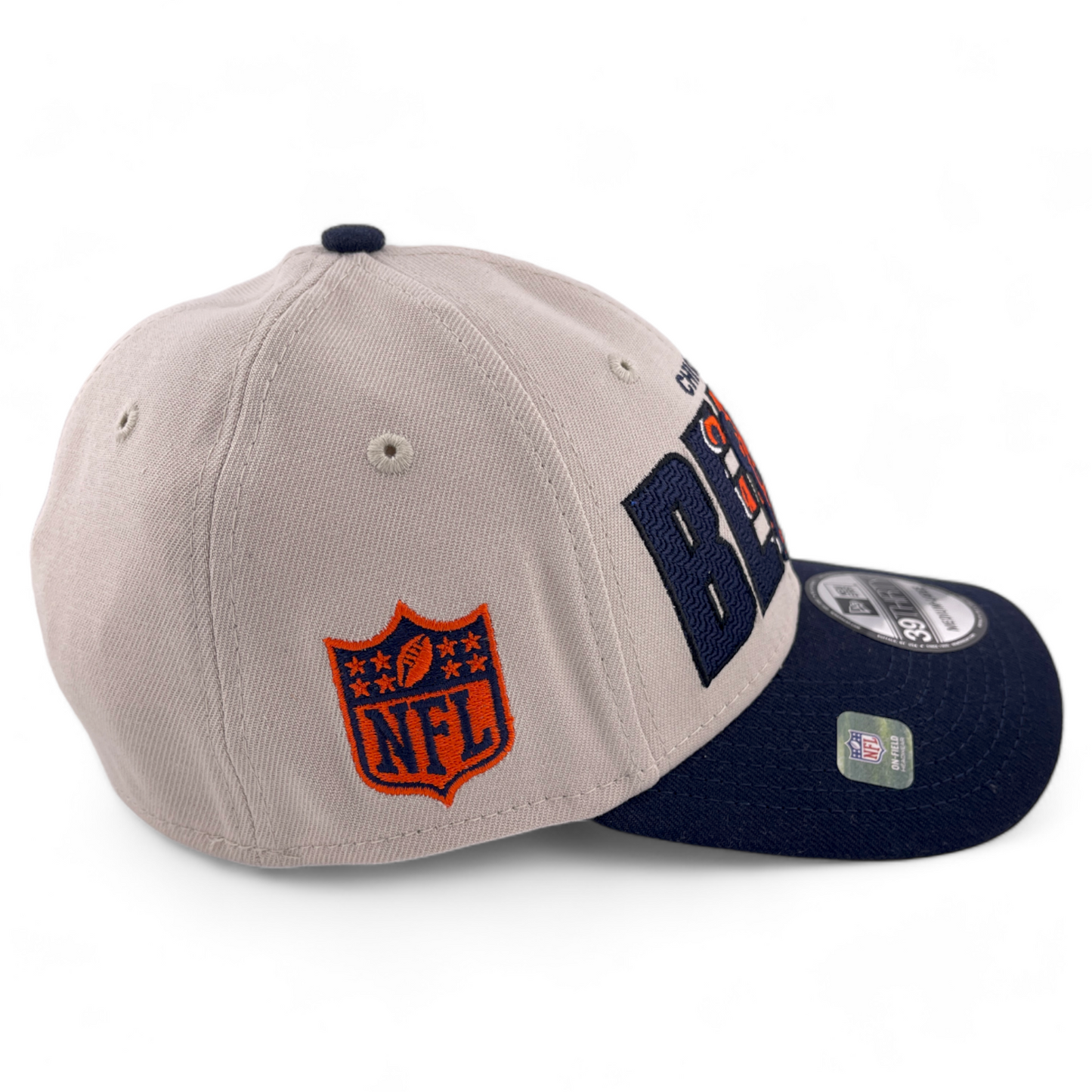 New Era Chicago Bears NFL 2023 Draft Cream/Black 39Thirty Hat Cap