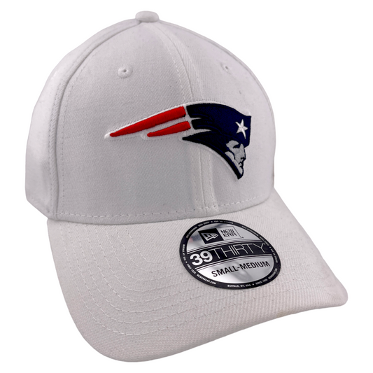 New Era New England Patriots NFL White Classic 39Thirty Hat Cap Size S/M DEFECT