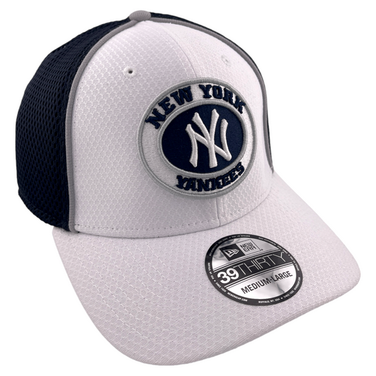 New Era New York Yankees MLB Neo Circle Patch White 39Thirty Stretch Fit Hat Cap