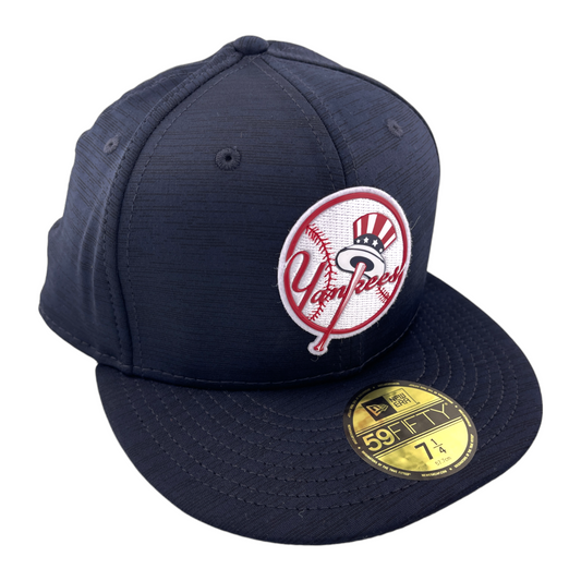 New Era New York Yankees 2023 Clubhouse Navy Blue/Grey UV MLB 59FIFTY Fitted Hat Cap