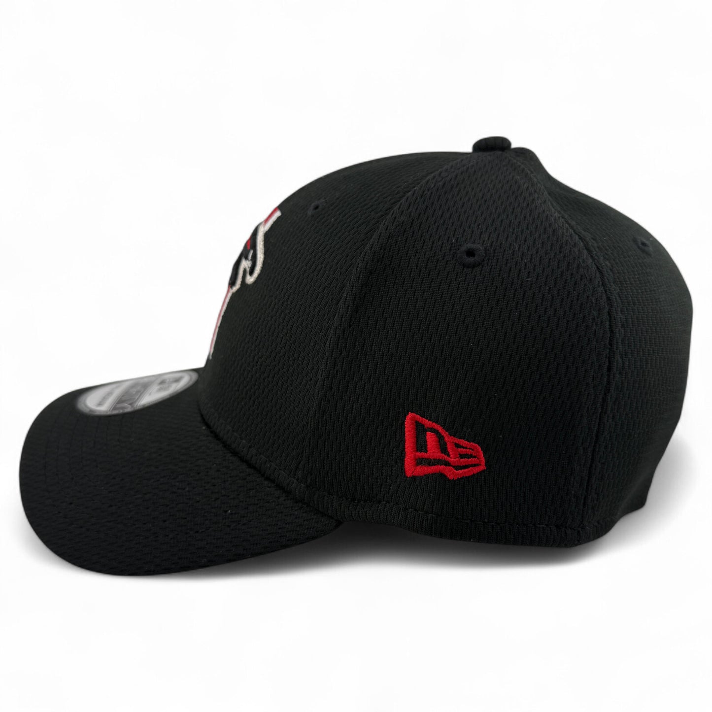 New Era Atlanta Falcons NFL 2024 Sideline Neo Mesh Back 39Thirty Flex Fit Hat