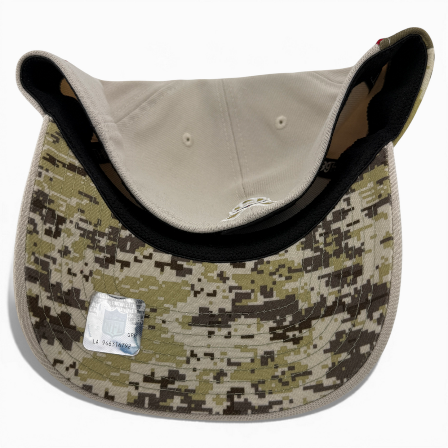 New Era San Francisco 49ers NFL 2023 Salute to Service Tan 39Thirty Flex Fit Hat