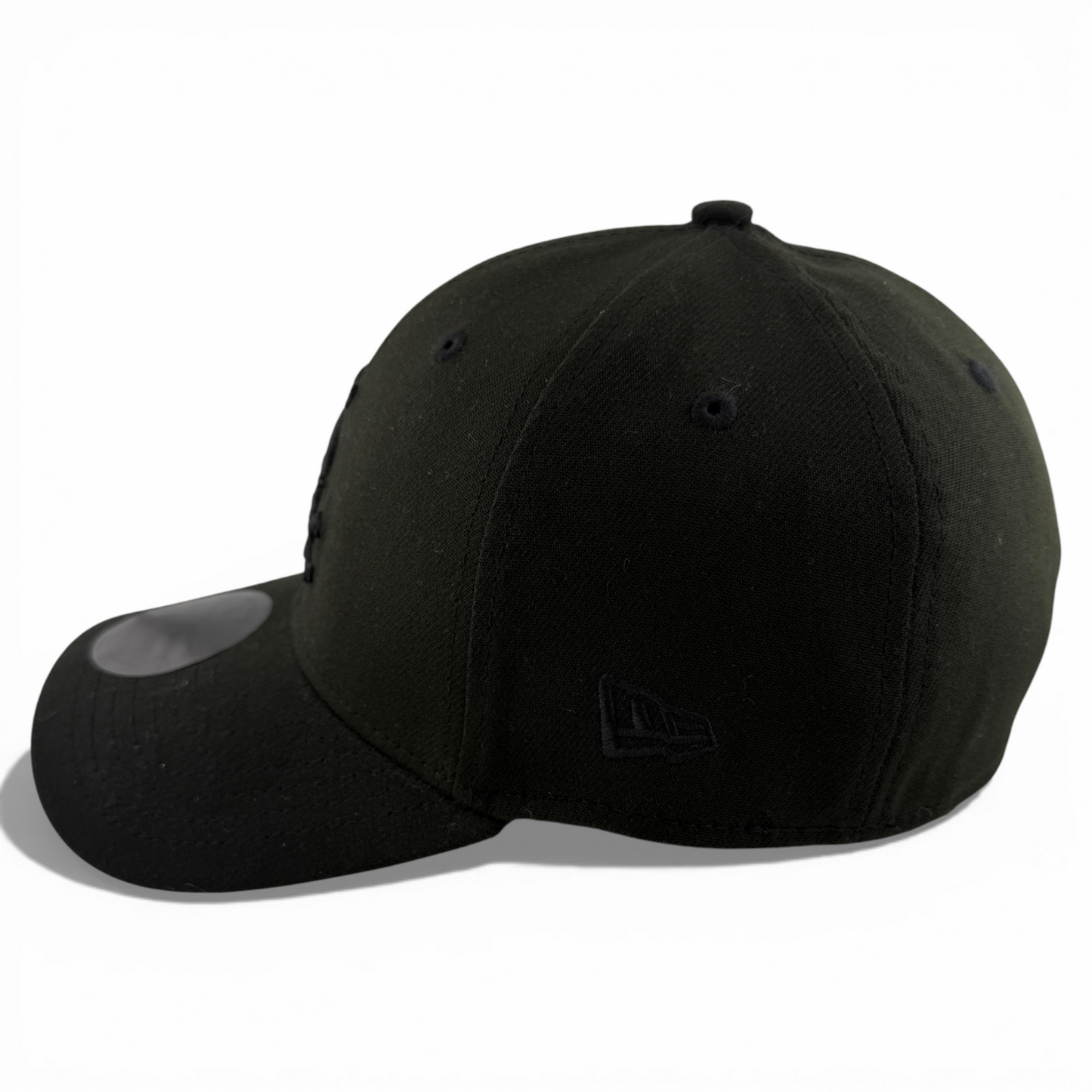 New Era Chicago White Sox MLB All Blackout Blacked Out 39Thirty Flex Fit Hat Cap