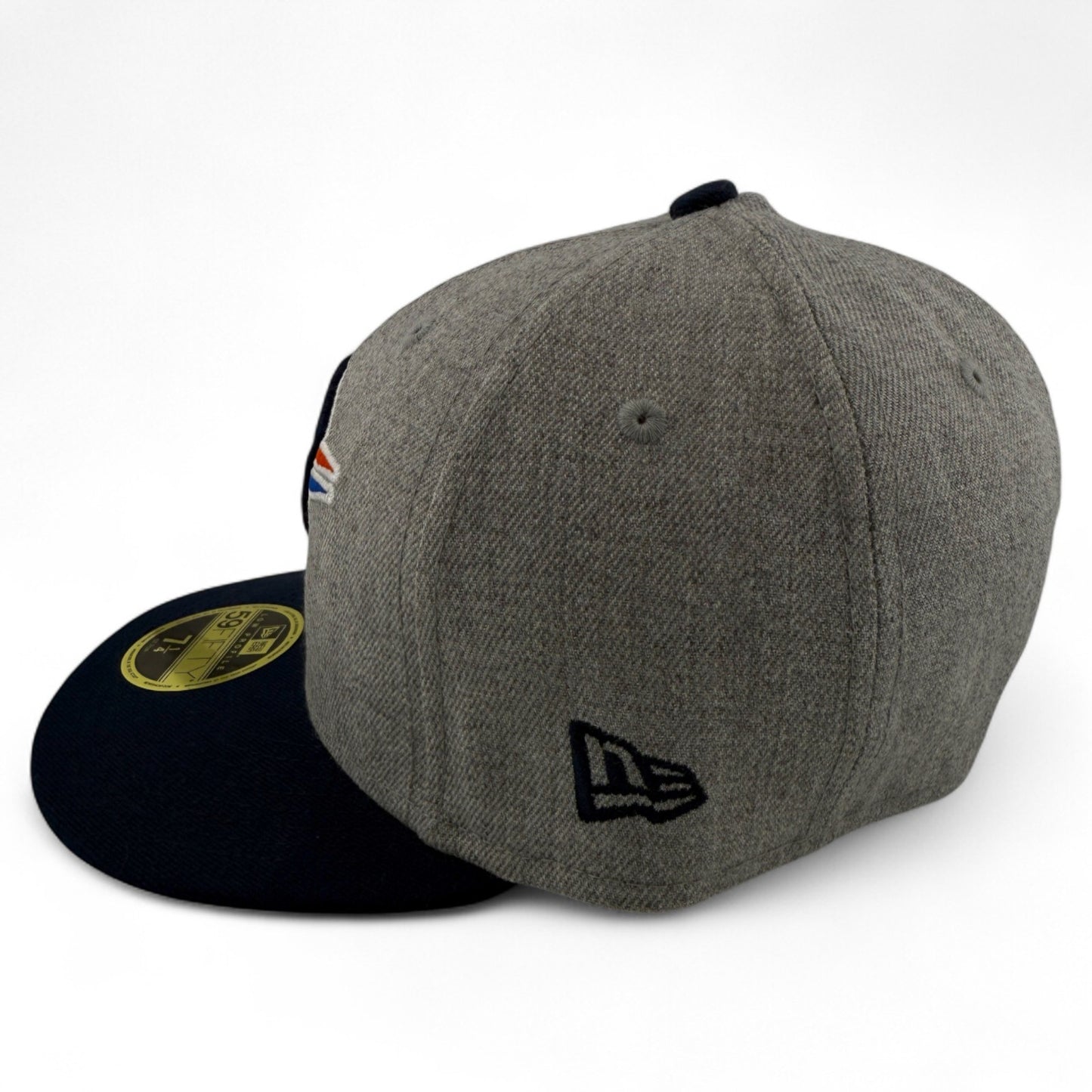 New Era Oklahoma City Thunder NBA Grey/Navy Low Profile 59Fifty Fitted Hat Cap