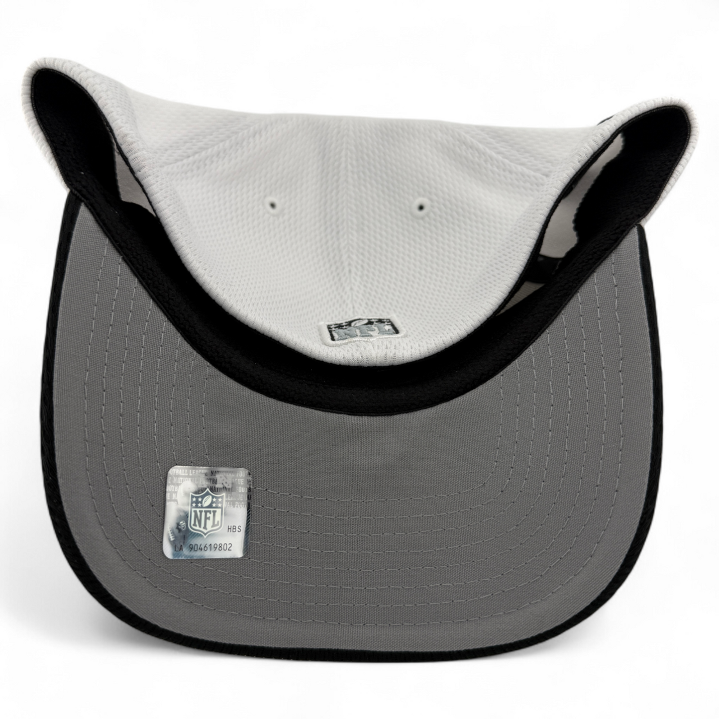New Era Las Vegas Raiders NFL 2023 Sideline White Neo 39Thirty Flex Fit Hat Cap