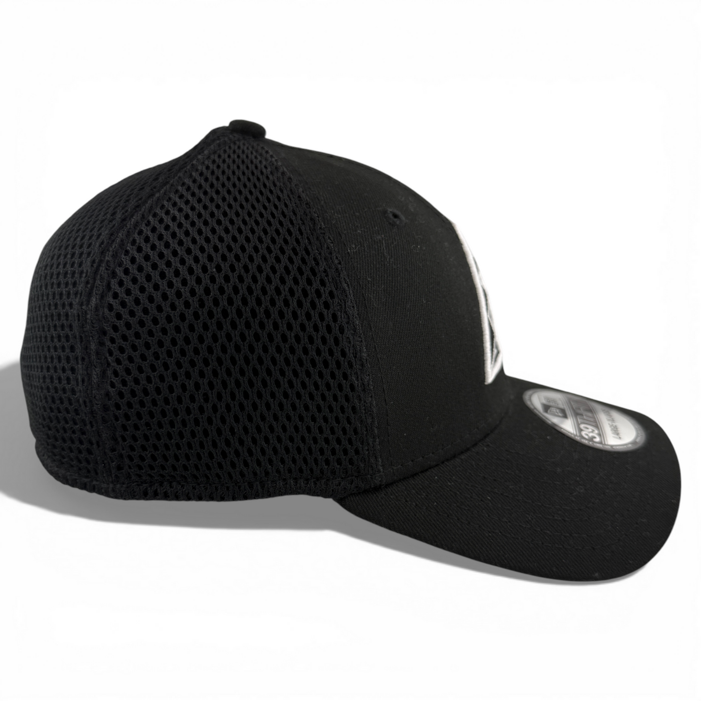 New Era Arizona Diamondbacks MLB Black White Logo Neo Mesh 39Thirty Flex Fit Hat