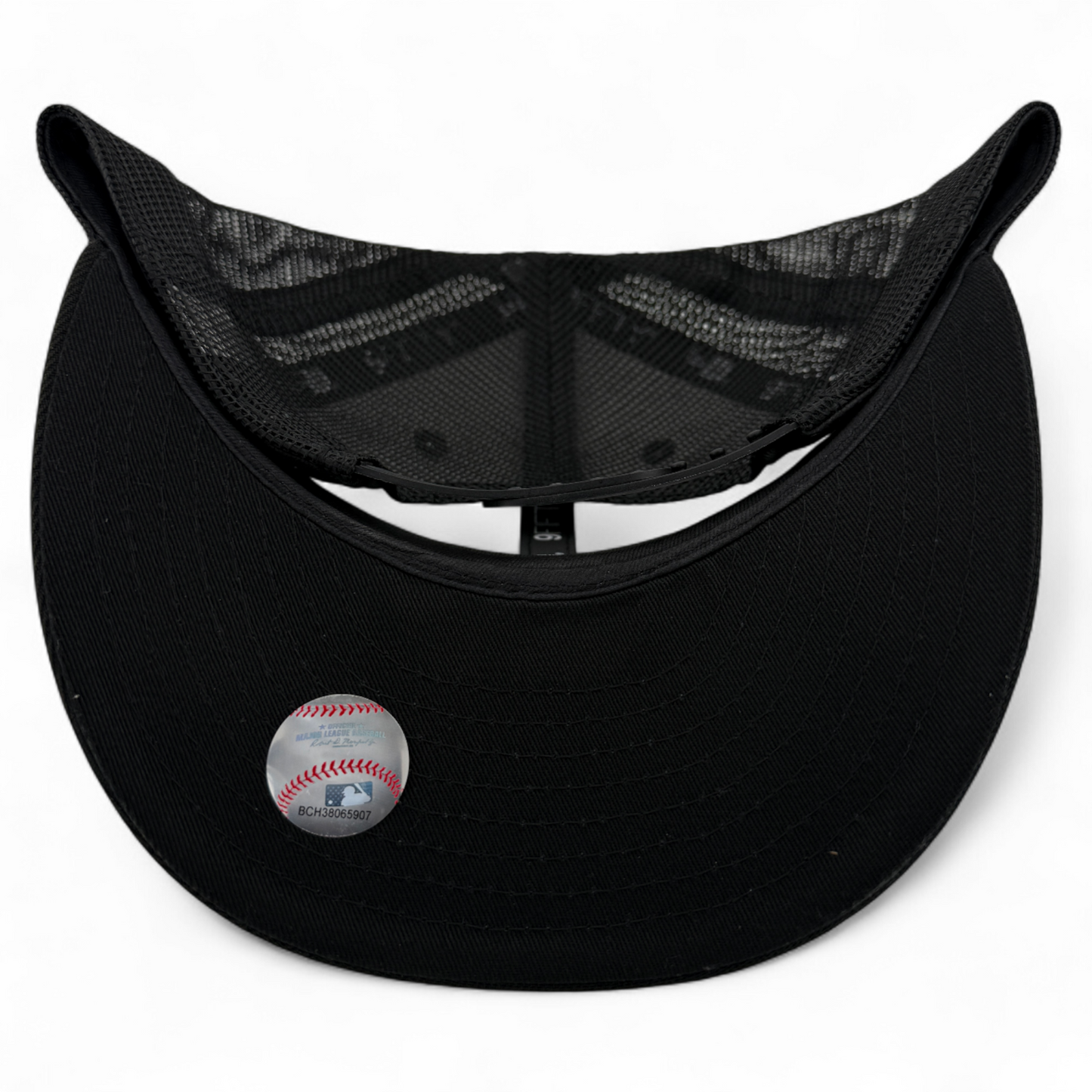 New Era Chicago Cubs MLB Labeled Logo 9Fifty Low Profile Trucker Snapback Hat