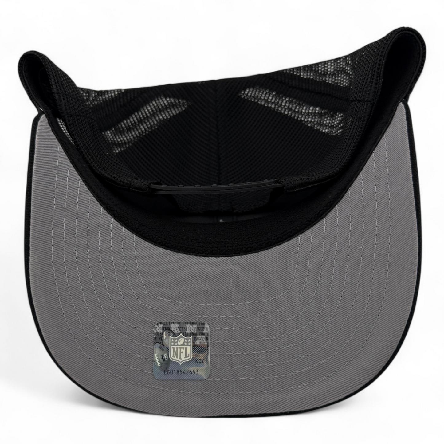 New Era Dallas Cowboys NFL Black Canvas 9Seventy Trucker Stretch-Snapback Hat