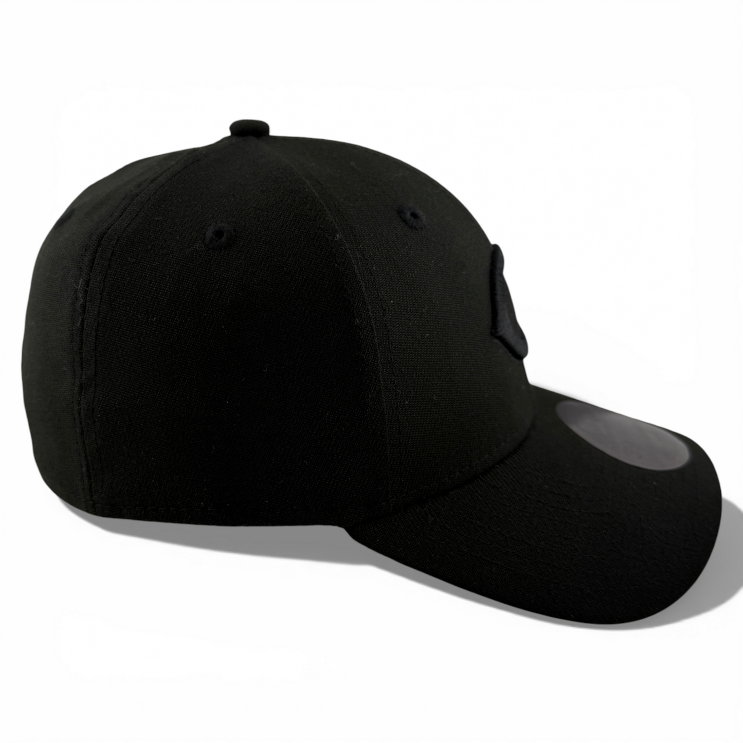 New Era Cincinnati Reds MLB All Blackout Blacked Out 39Thirty Flex Fit Hat Cap