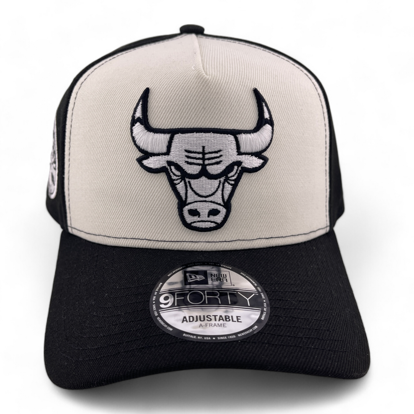 New Era Chicago Bulls NBA 2-Tone Ivory Black 9FORTY A-Frame Snapback Hat Cap