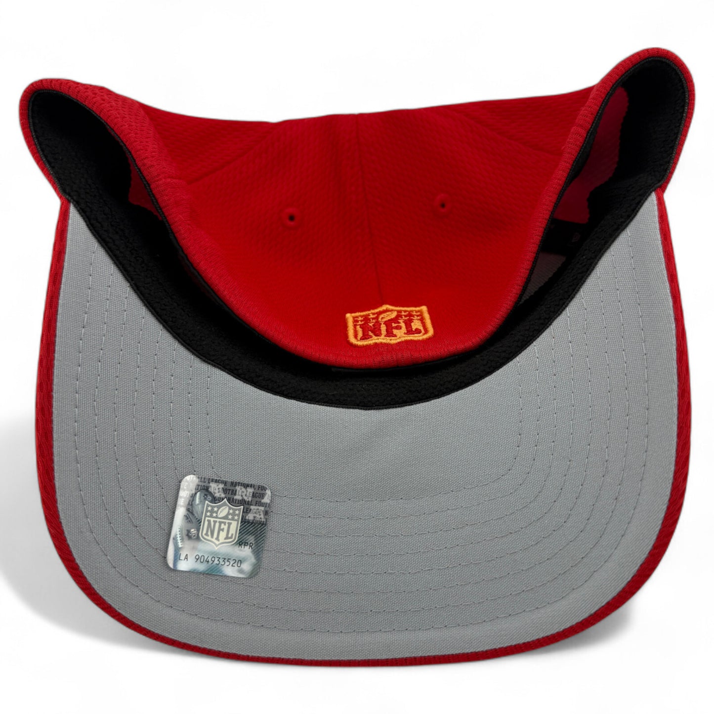 New Era Tampa Bay Buccaneers NFL Training Camp Throwback Logo 39Thirty Flex Fit