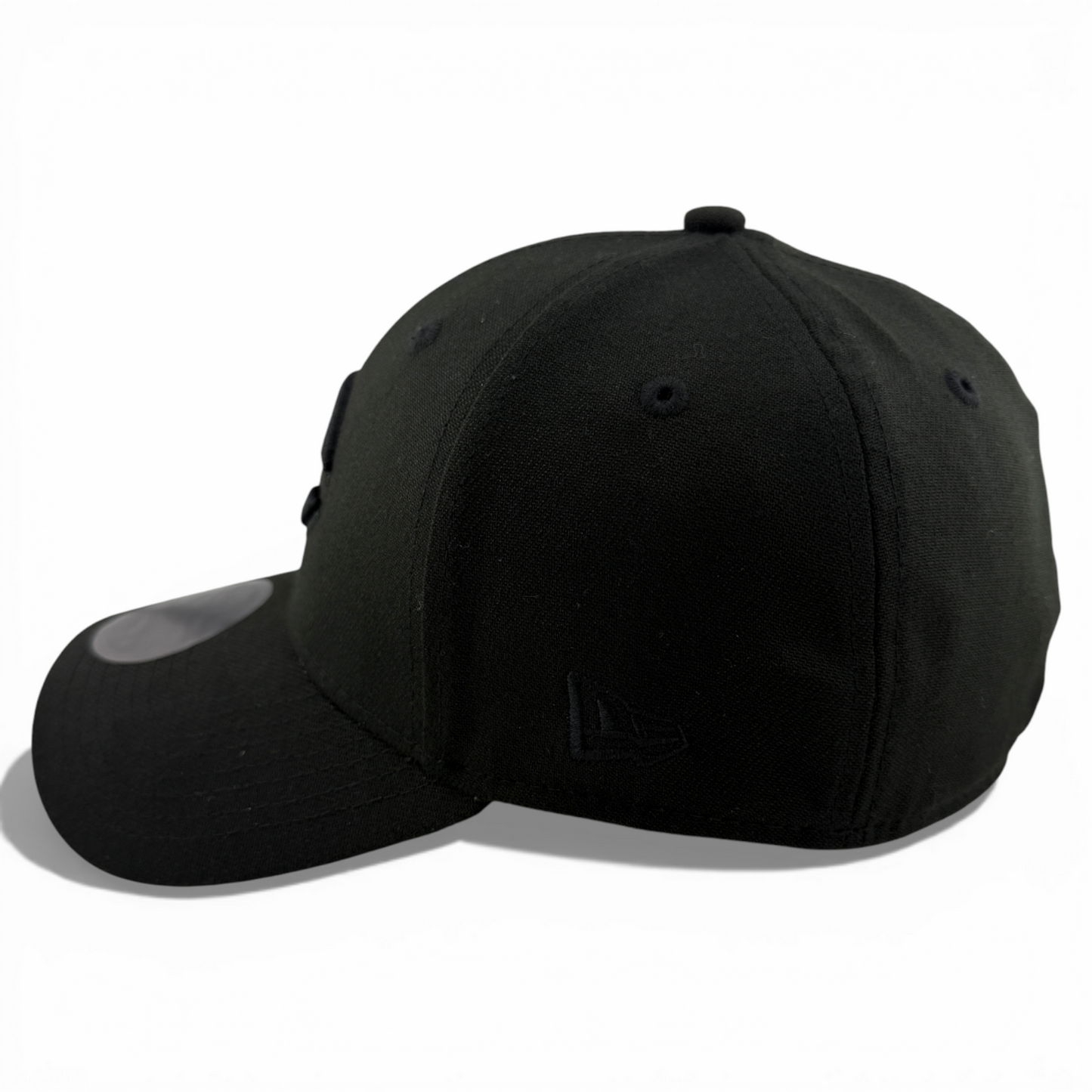 New Era Cincinnati Reds MLB All Blackout Blacked Out 39Thirty Flex Fit Hat Cap