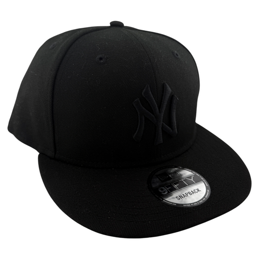 New Era New York Yankees MLB All Blacked Out 9FIFTY A-Frame Snapback Adjustable