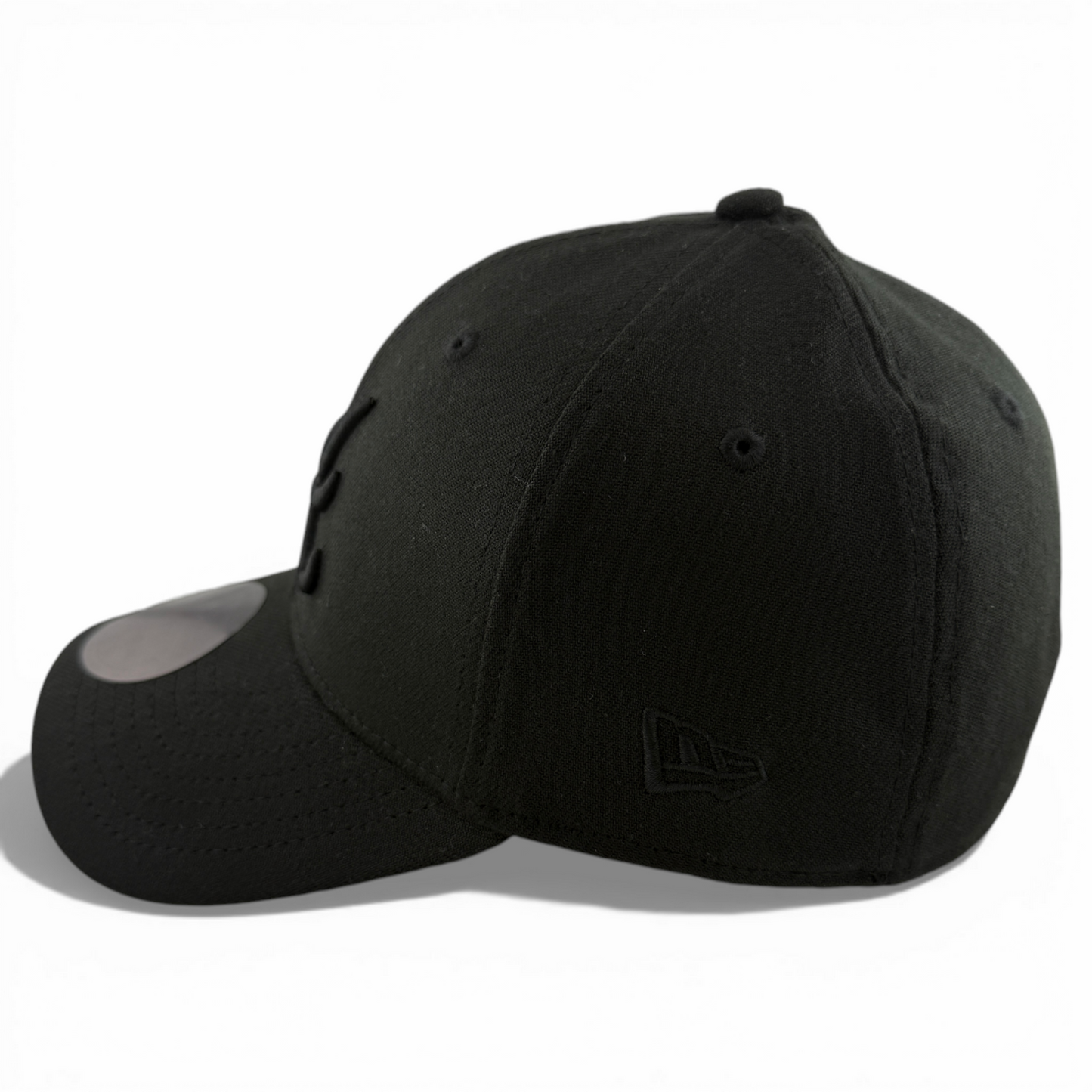 New Era Atlanta Braves MLB All Blackout Blacked Out 39Thirty Flex Fit Hat Cap