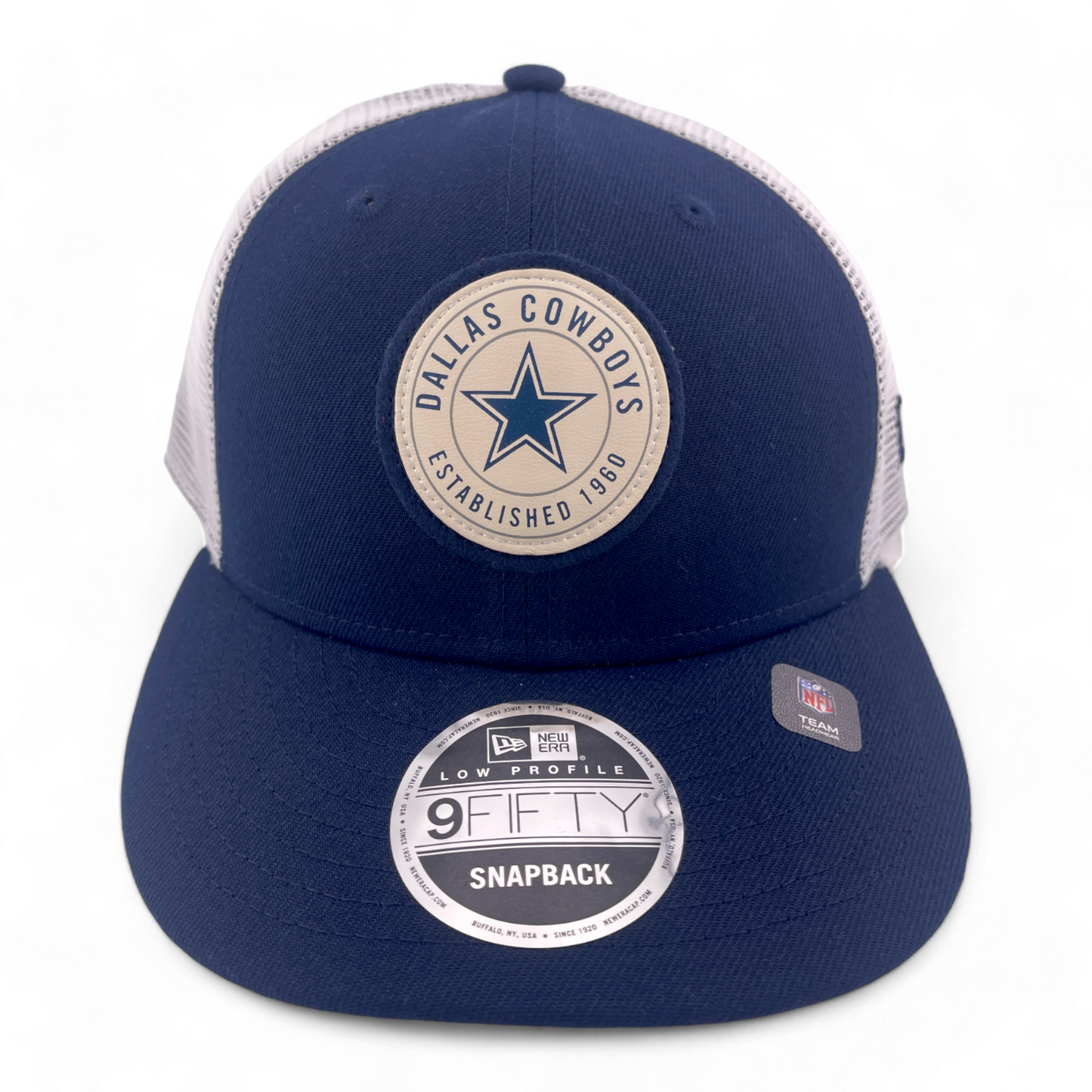 New Era Dallas Cowboys NFL Circle Patch 9FIFTY Low Profile Trucker Snapback Hat