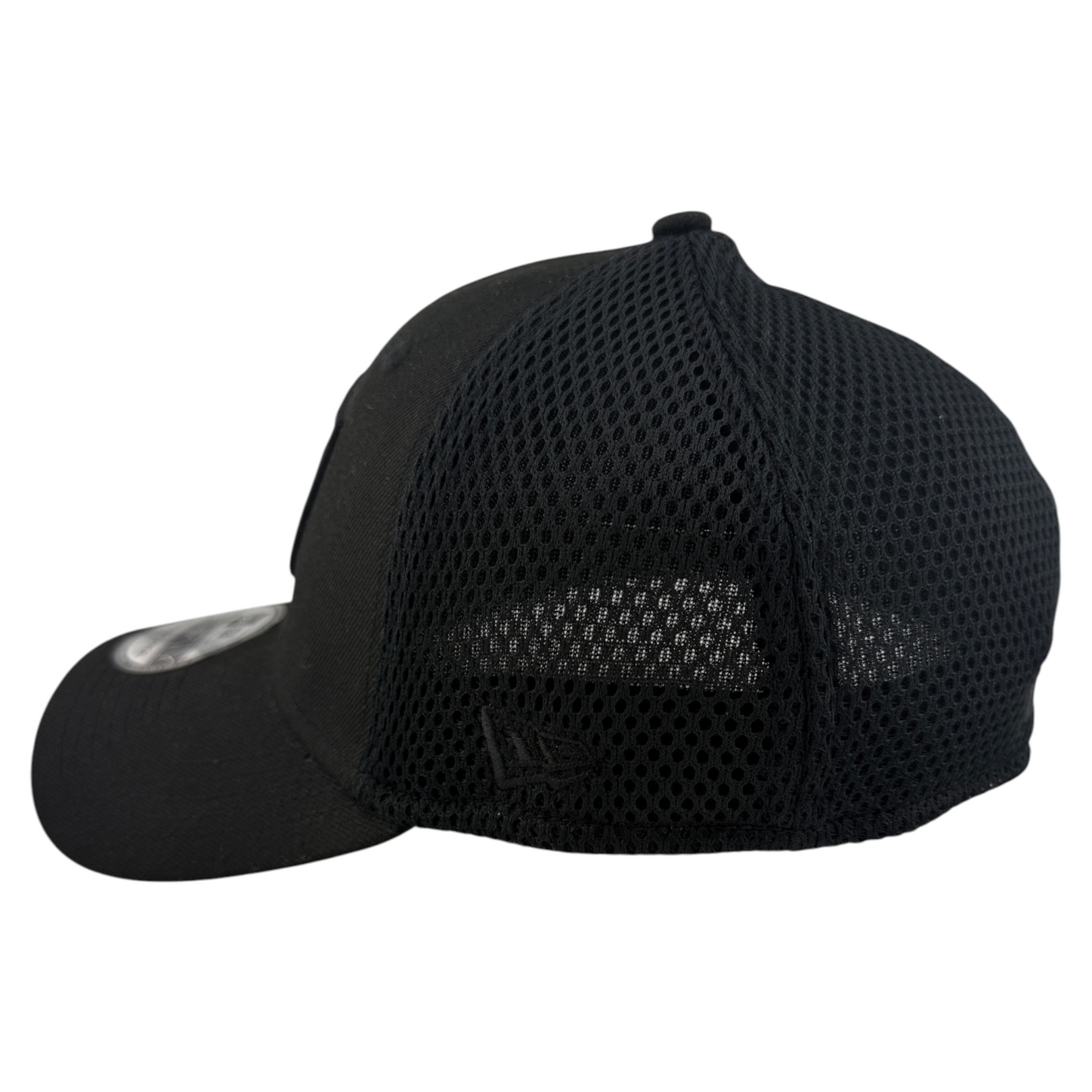 New Era Las Vegas Raiders NFL All Blacked Out Neo Mesh 39Thirty Flex Fit Hat Cap