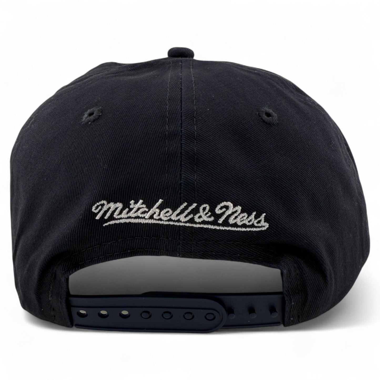 Mitchell & Ness Chicago White Sox Script A-Frame Rope Golfer Caddy Fit Snapback